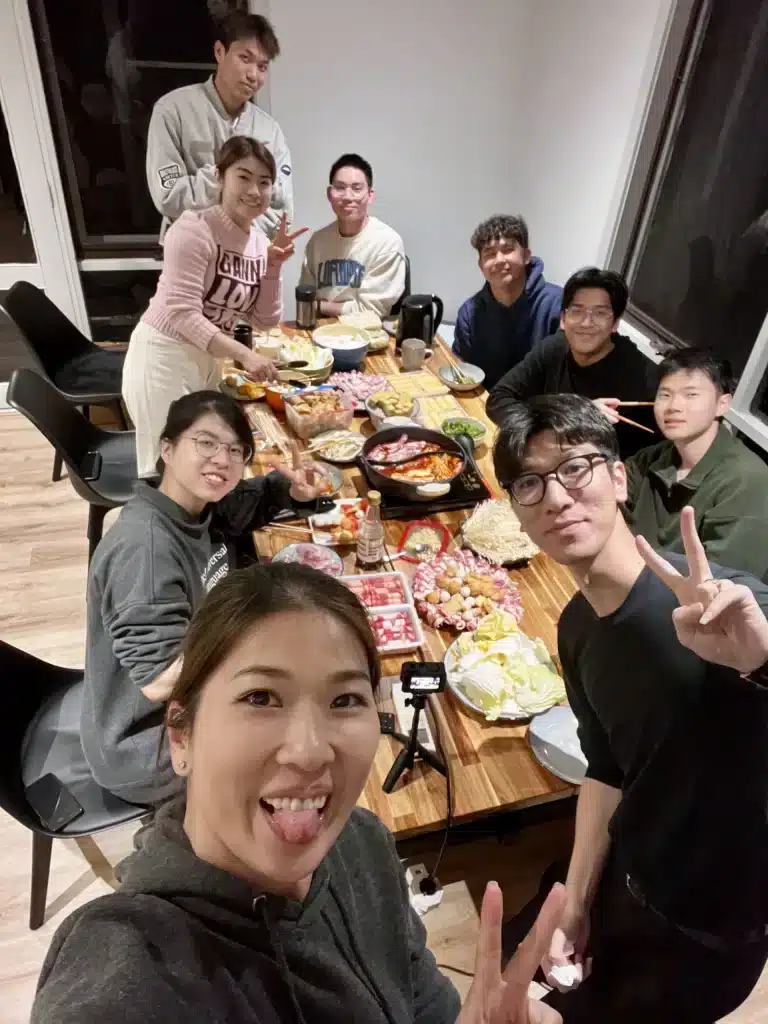 Ivy-Yung-enjoying-her-student-accommodation-with-other-pilots-training-with-Learn-To-Fly-Melbourne